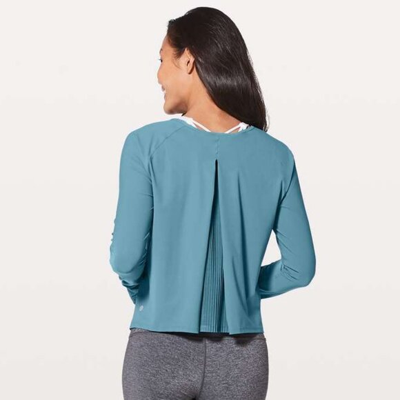 Lululemon Women's Play Off The Pleats Long Sleeve - Blue - Picture 2 of 8